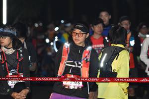 BIB: 230
                            <button type="button" onclick="openModal(6875385)" class="btn btn-primary btn-sm float-right btn-popup" data-toggle="modal" data-target=".modal-high-quality">
                        <i class="fas fa-shopping-cart"></i> Add to Cart
                    </button>
                                            <button type="button" onclick="isThisMe(6875385, true)" class="btn btn-success btn-sm float-right btn-popup btn-isme hidden" data-toggle="tooltip" data-placement="bottom" title="นี่คือรูปของคุณใช่ไหม คลิกที่นี่เพื่อเอาเข้าอัลบั้ม">
                        <i class="fas fa-plus"></i> Add to album
                    </button>
                    <button type="button" onclick="isThisMe(6875385, false)" class="btn btn-warning btn-sm float-right btn-popup btn-isnotme hidden">
                        <i class="fas fa-ban"></i> Remove from album
                    </button>